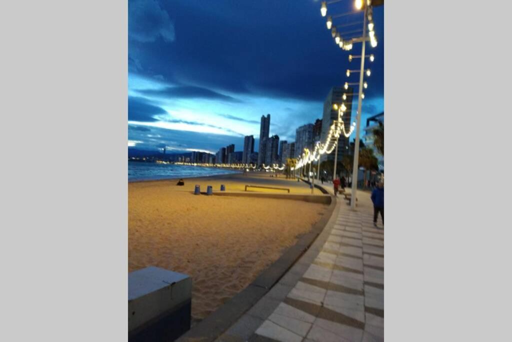 Appartement Vue Sur Mer Avenue De L'Europe Benidorm Eksteriør bilde